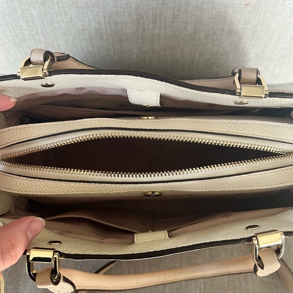Kate Spade color block light beige/cream with gold hardware Leila medium - Picture 3 of 5